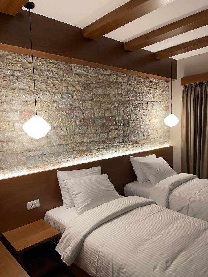 Palorto Hotel Gjirokastër Buitenkant foto