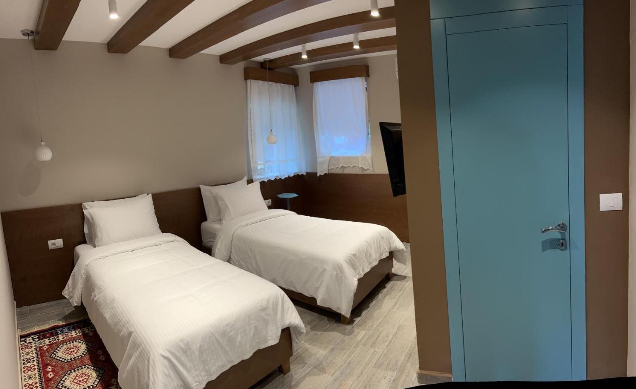 Palorto Hotel Gjirokastër Buitenkant foto