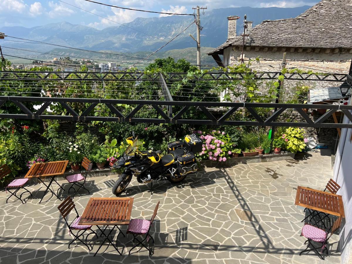 Palorto Hotel Gjirokastër Buitenkant foto