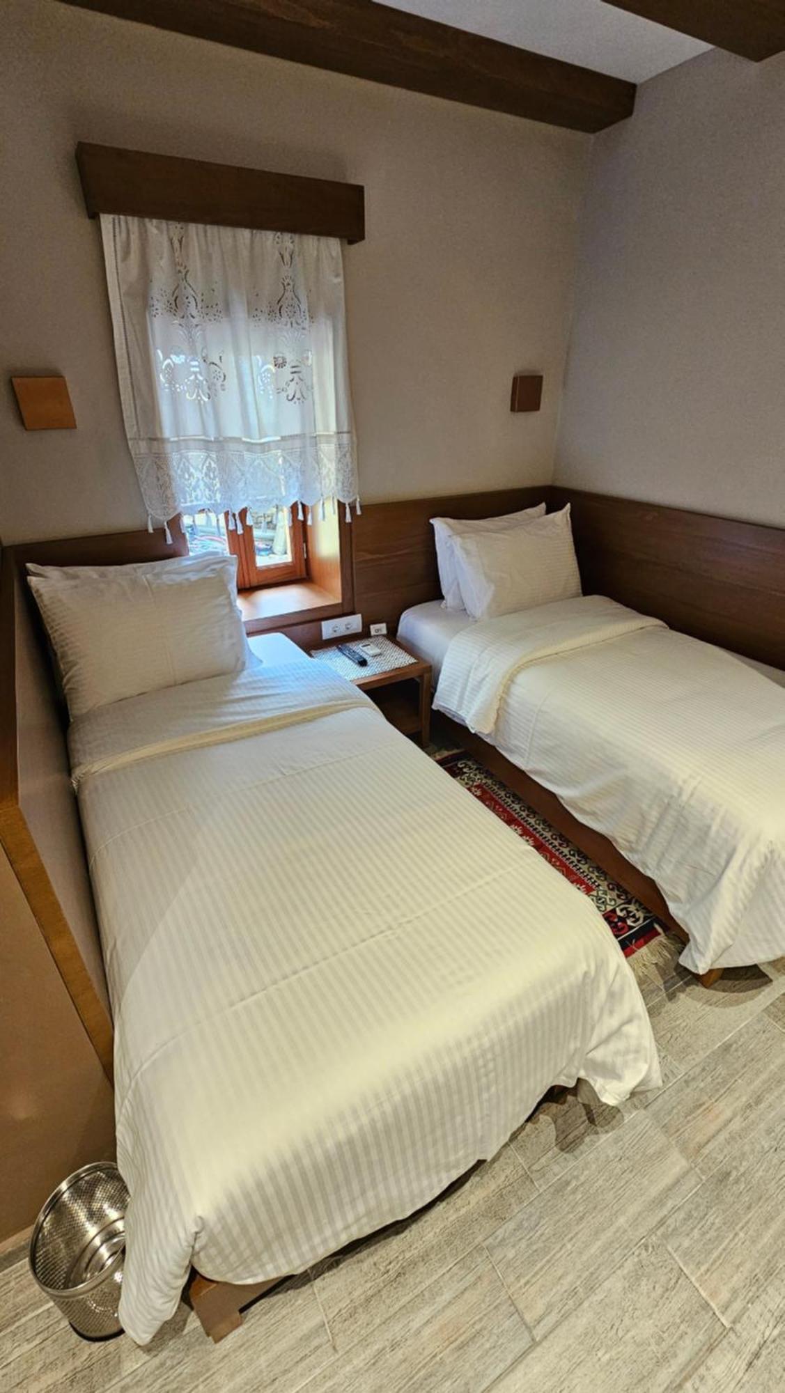 Palorto Hotel Gjirokastër Buitenkant foto