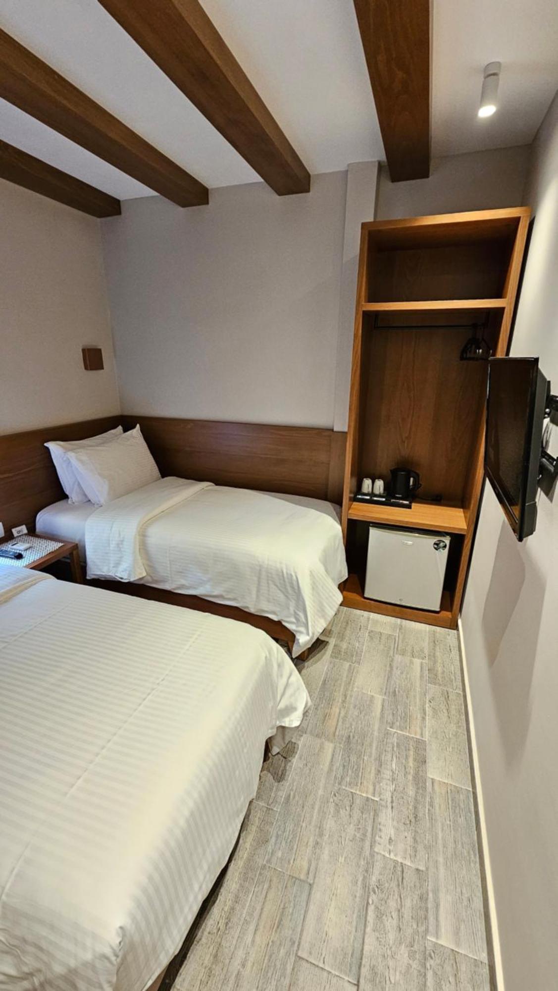 Palorto Hotel Gjirokastër Buitenkant foto