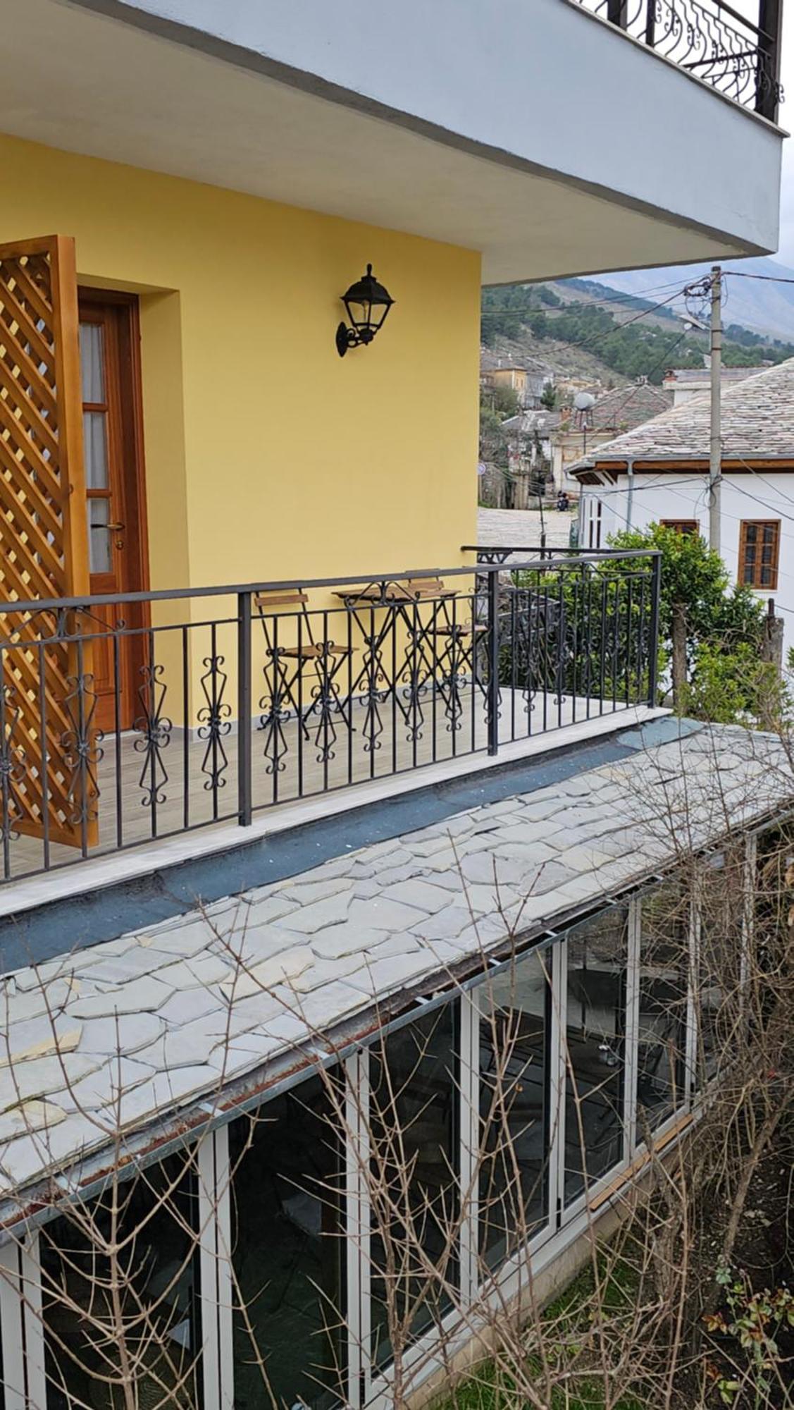 Palorto Hotel Gjirokastër Buitenkant foto