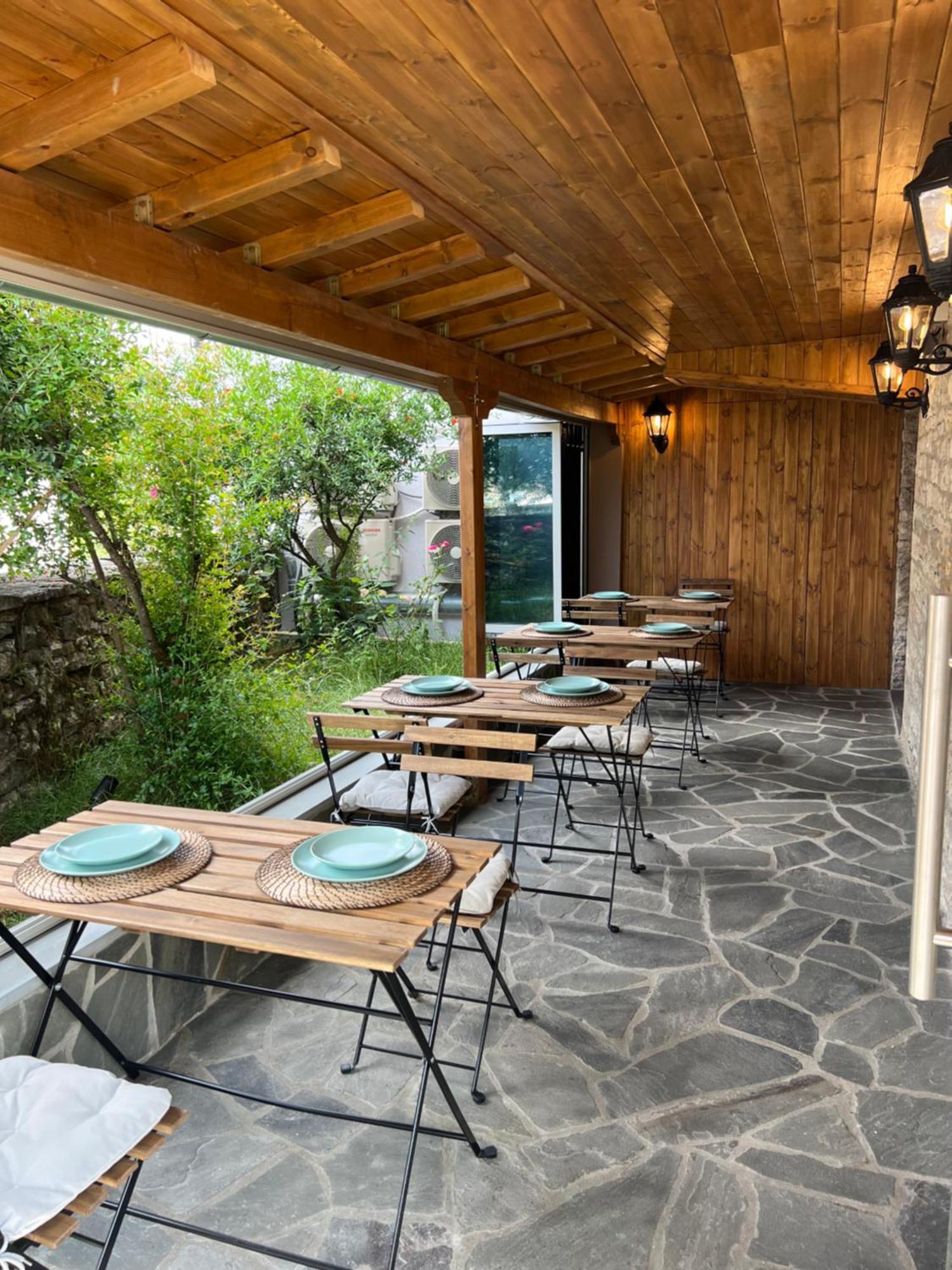 Palorto Hotel Gjirokastër Buitenkant foto